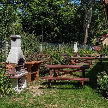 U Sylwi Domki Drewniane Trzęsacz Exterior foto