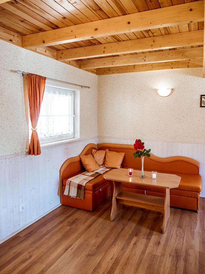 U Sylwi Domki Drewniane Trzęsacz Exterior foto