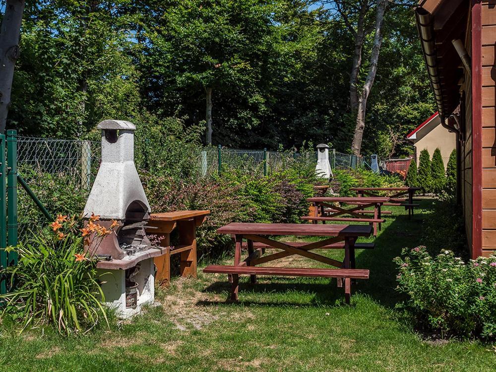 U Sylwi Domki Drewniane Trzęsacz Exterior foto