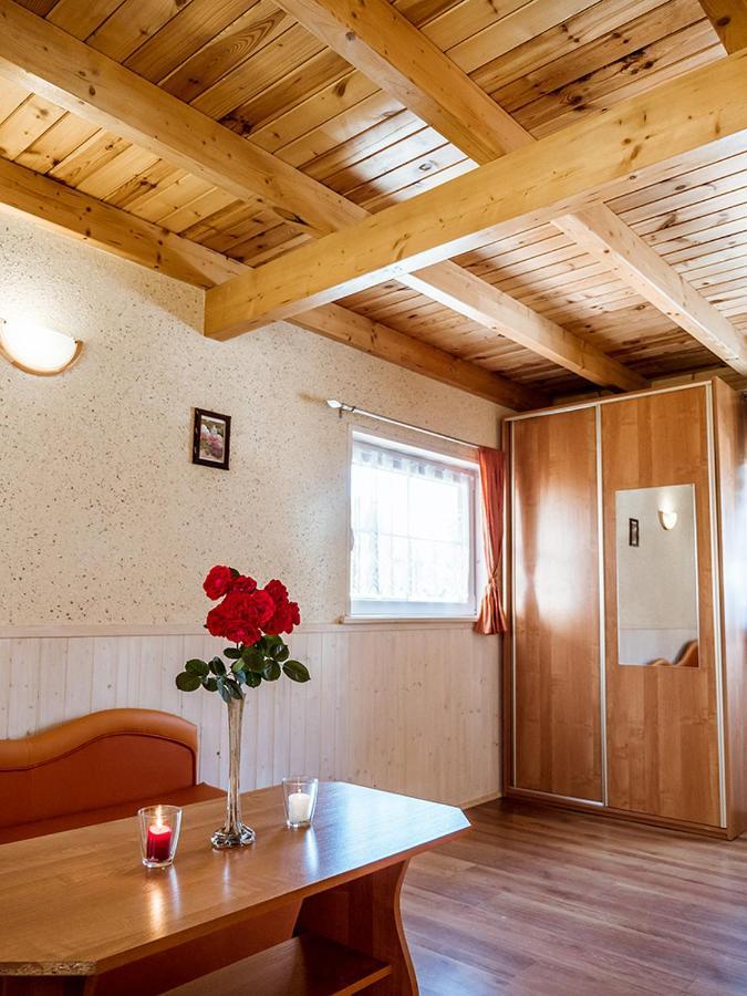 U Sylwi Domki Drewniane Trzęsacz Exterior foto